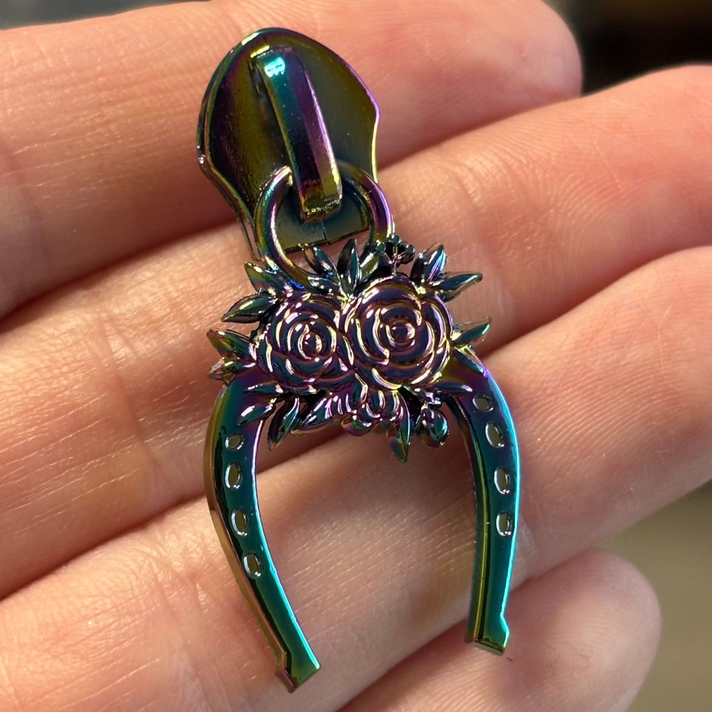 Zipper Pull, Floral Horse Shoe, Rainbow
