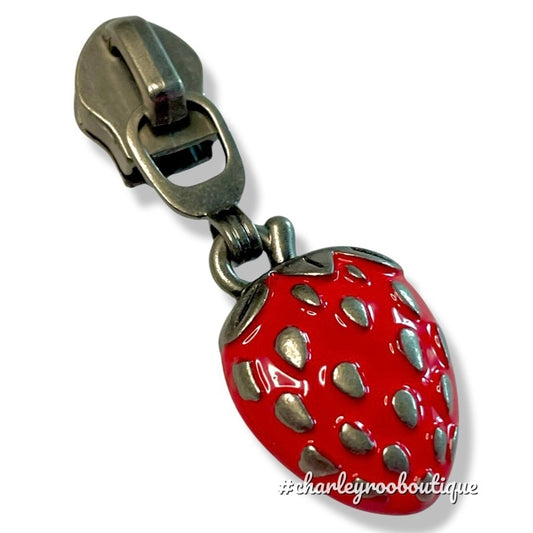 Zipper Pull, Strawberry, Antique Silver / Enamel