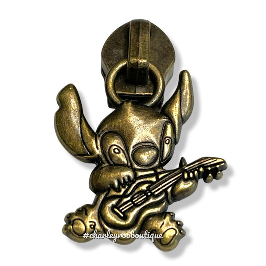 Zipper Pull, Rockin Stitch, Antique Brass