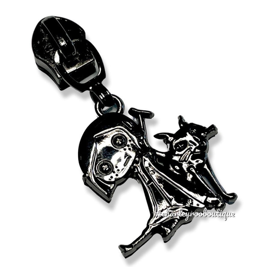 Zipper Pull, Button Girl and Cat, Gunmetal