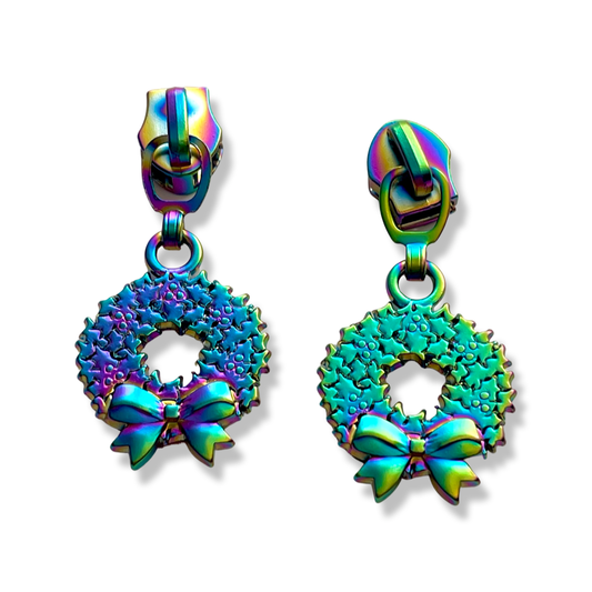 Zipper Pull, Holiday Wreath, Matte Rainbow
