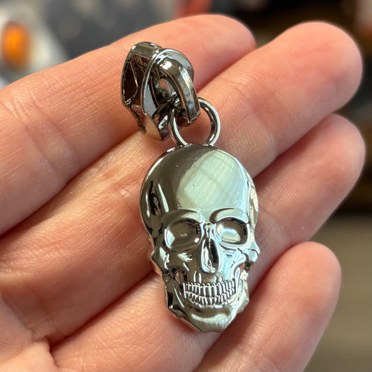 Zipper Pull, Skull, Silver