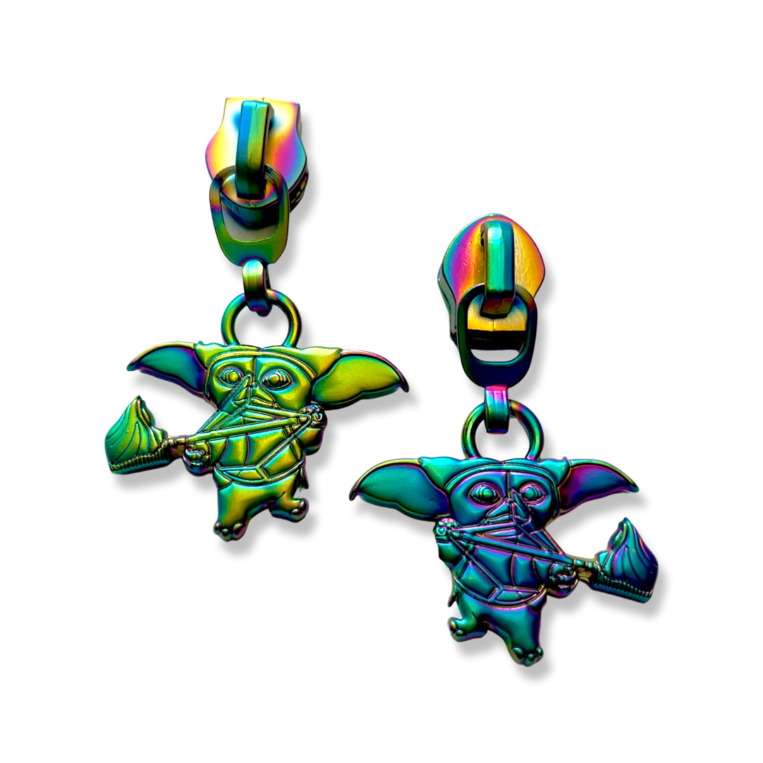 Zipper Pull, Gremlin with Arrow, Rainbow Matte